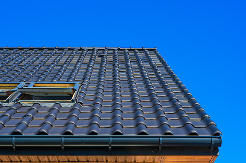 Effective Ways to Refresh and Maintain Your Roof Gutter