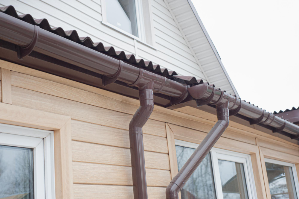 How Long Do Gutters Last? A Guide for Tampa Homeowners