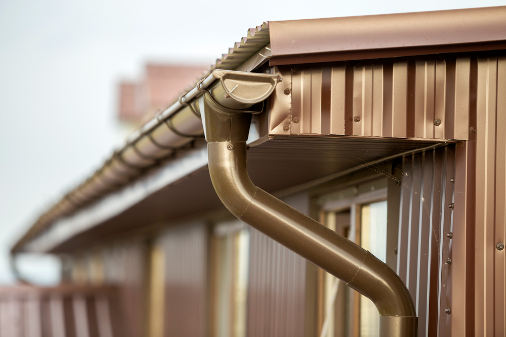 The Complete Guide to Commercial Roof Gutter Maintenance